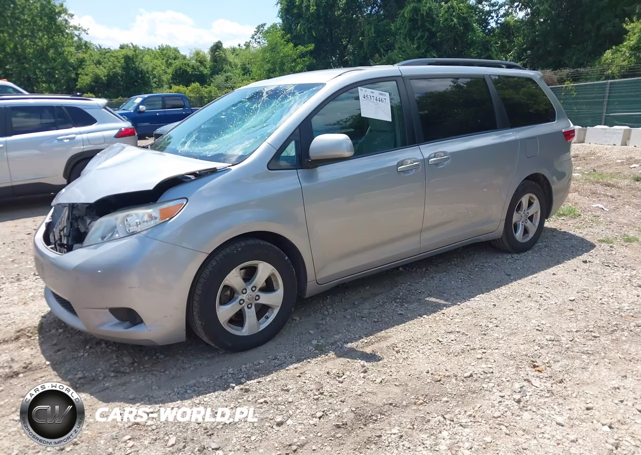 2017 Toyota Sienna Le 8 Passenger VIN:5TDKZ3DC1HS820178 - 2