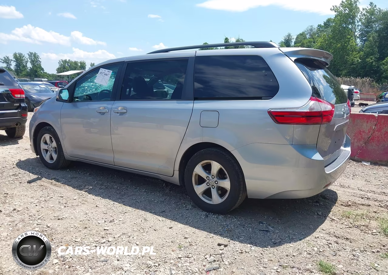 2017 Toyota Sienna Le 8 Passenger VIN:5TDKZ3DC1HS820178 - 3