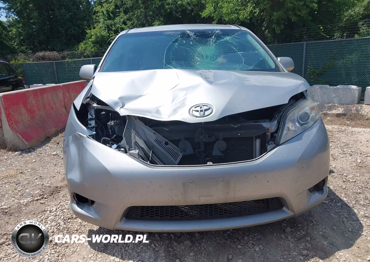 2017 Toyota Sienna Le 8 Passenger VIN:5TDKZ3DC1HS820178 - 6