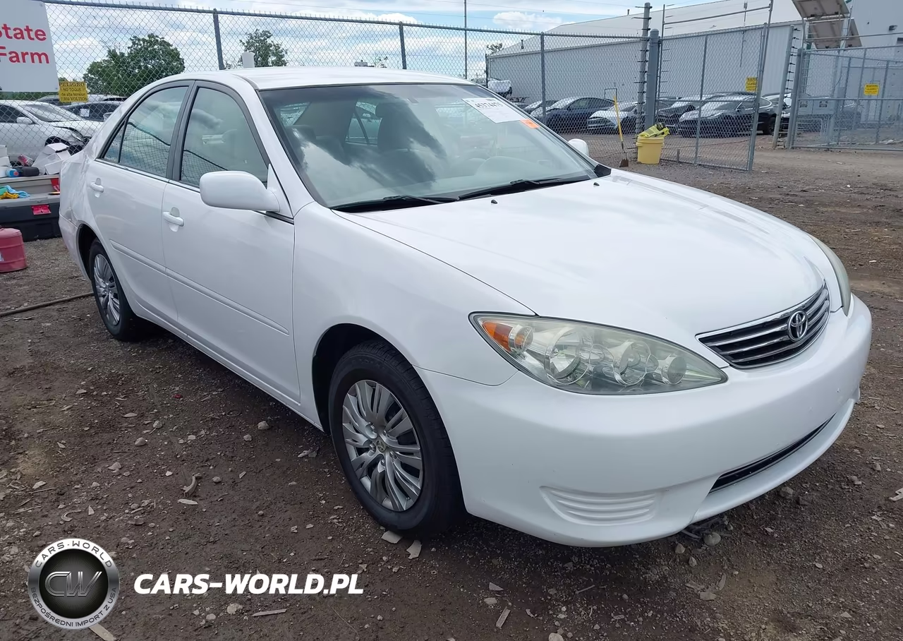 2005 Toyota Camry Le – zdjęcie 1 z 16
