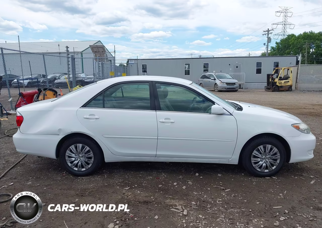 2005 Toyota Camry Le VIN:4T1BE32K55U393399 - 12