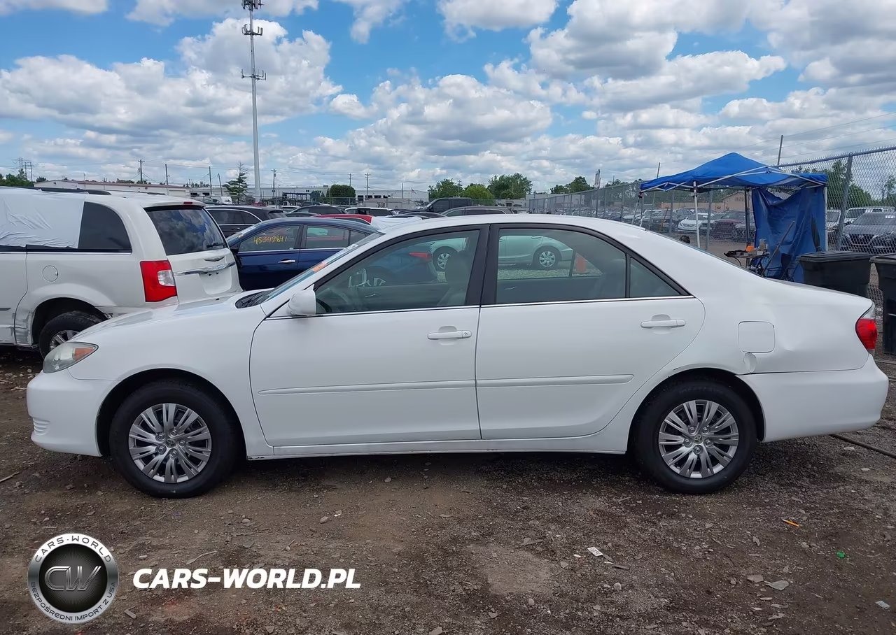 2005 Toyota Camry Le VIN:4T1BE32K55U393399 - 13