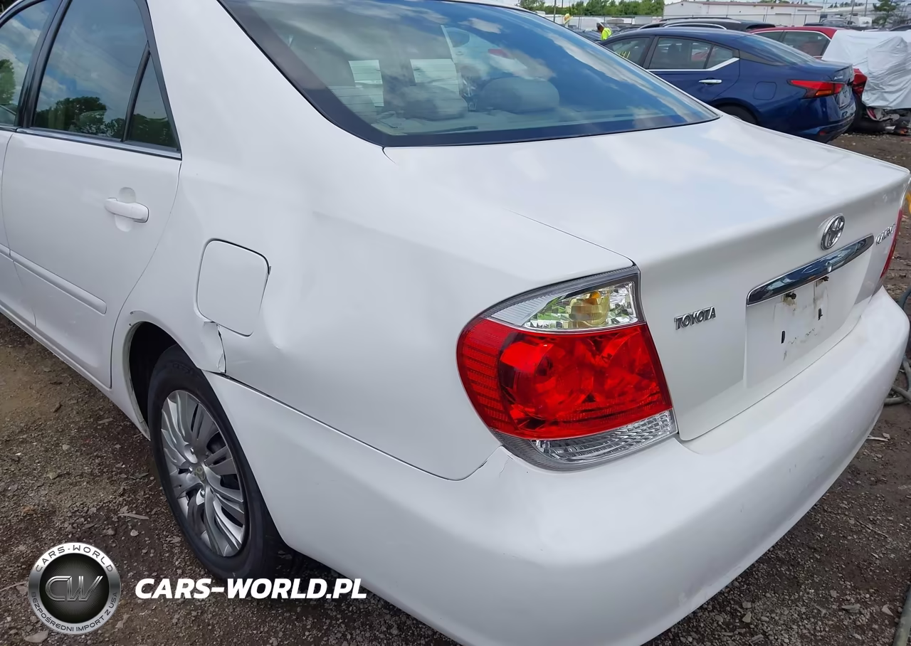 2005 Toyota Camry Le VIN:4T1BE32K55U393399 - 16