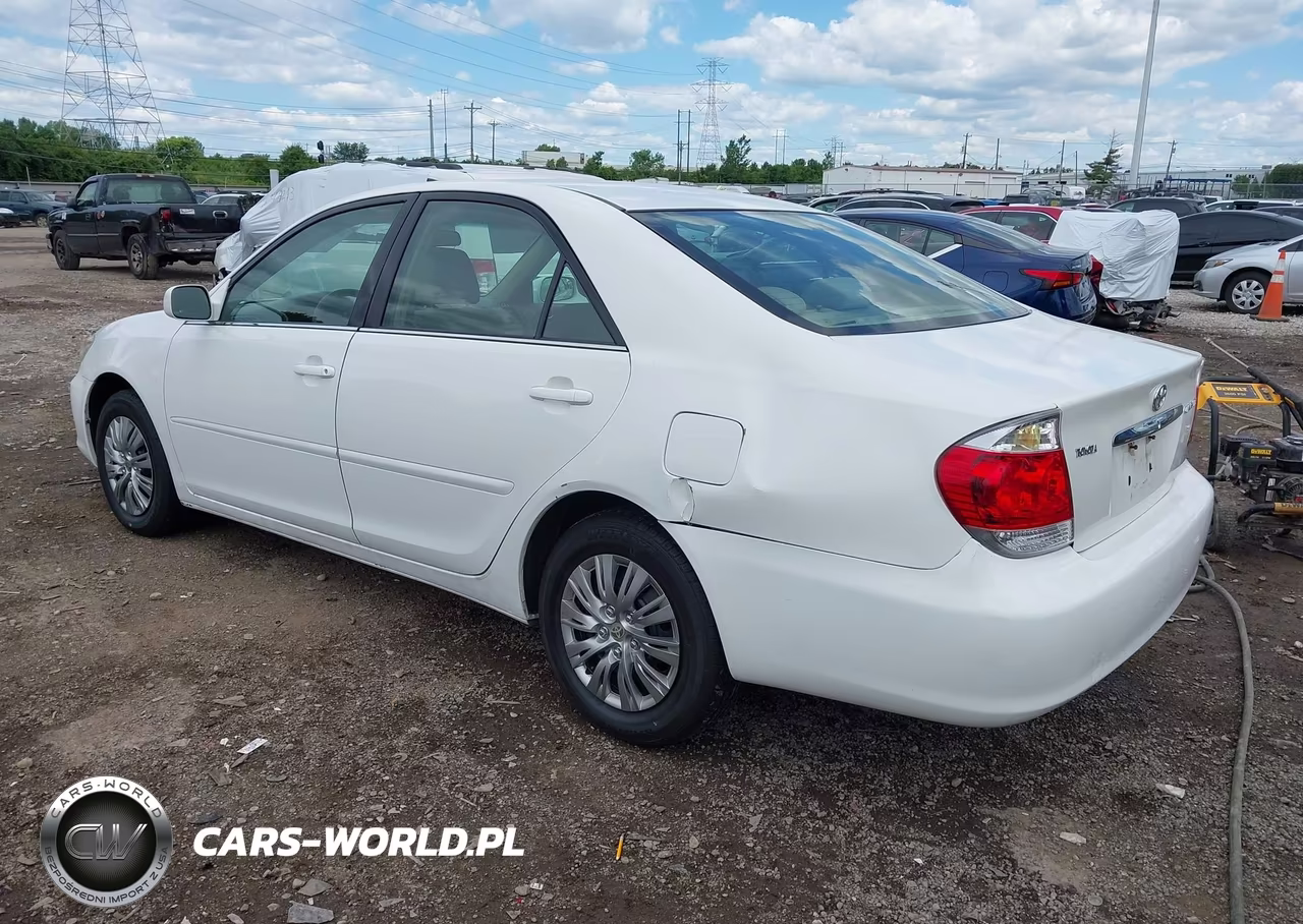 2005 Toyota Camry Le VIN:4T1BE32K55U393399 - 3