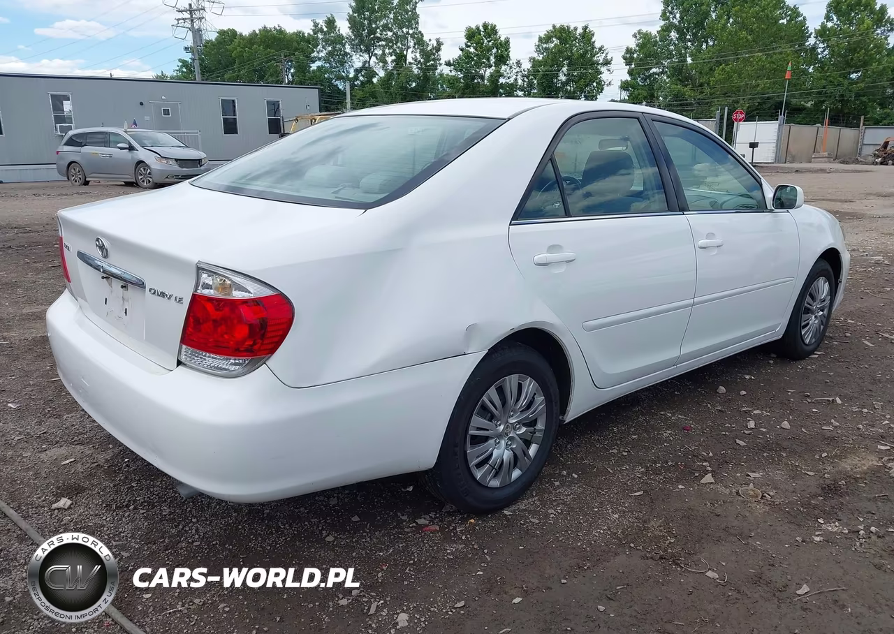 2005 Toyota Camry Le VIN:4T1BE32K55U393399 - 4