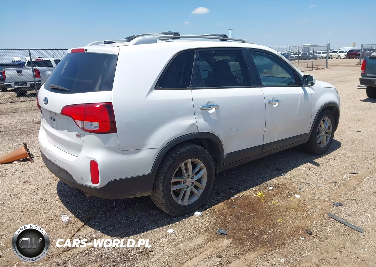 2014 Kia Sorento Lx VIN:5XYKT4A65EG528354 - 4