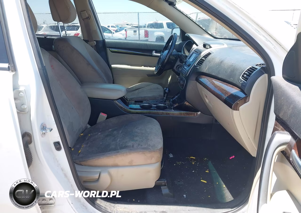 2014 Kia Sorento Lx VIN:5XYKT4A65EG528354 - 5
