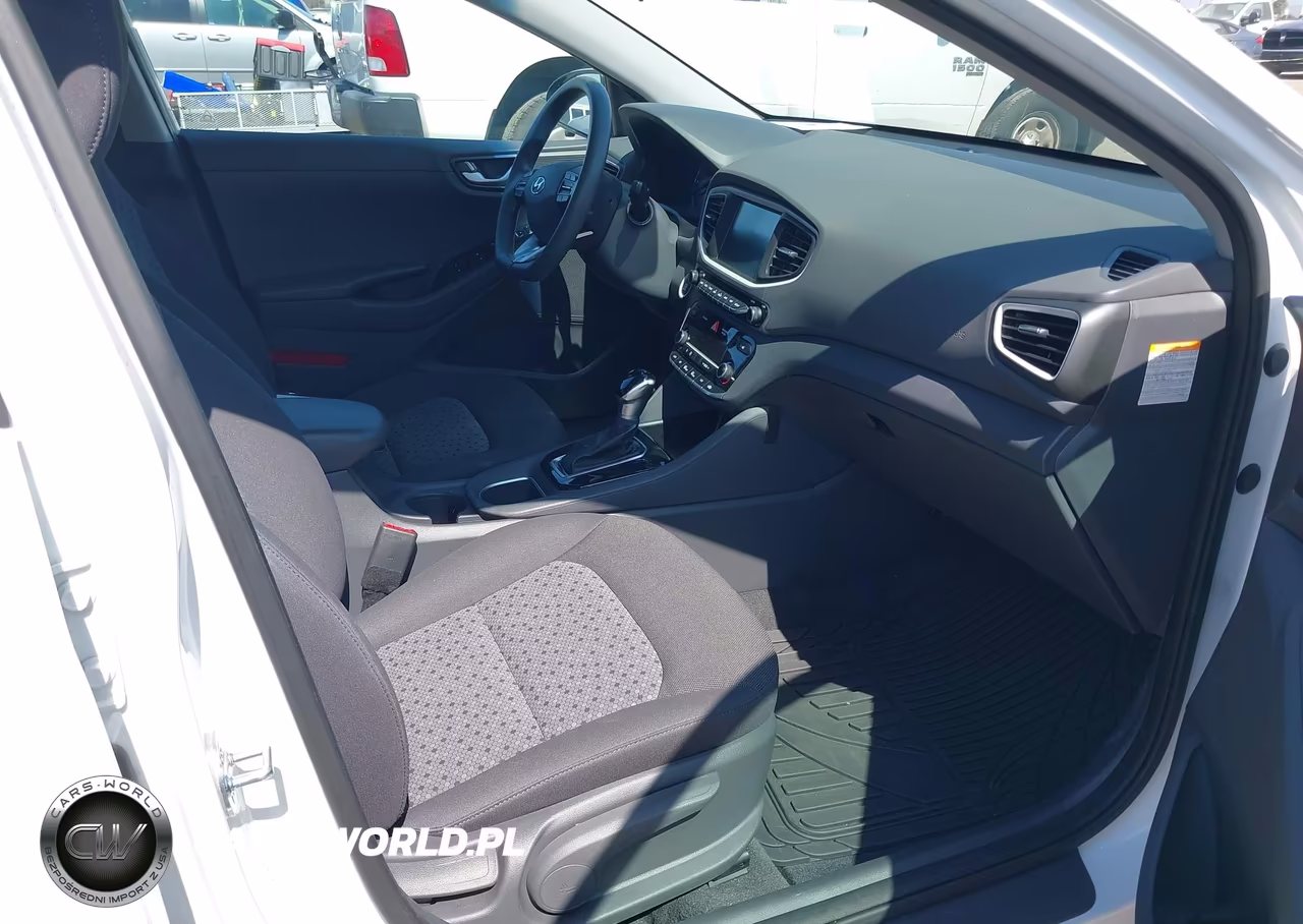 2019 Hyundai Ioniq Hybrid Blue VIN:KMHC65LC3KU107940 - 5