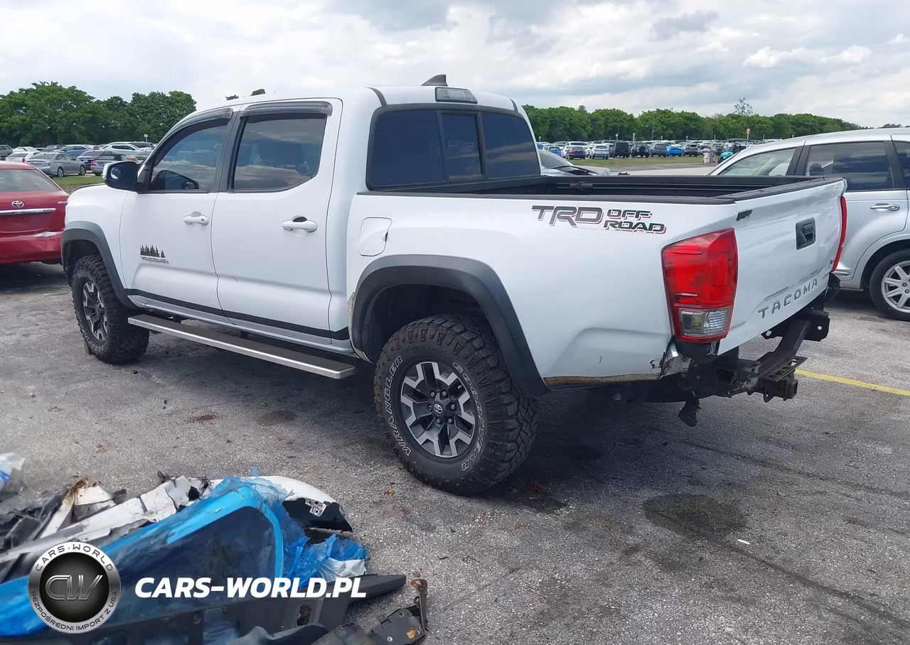 2016 Toyota Tacoma Double Cab VIN:3TMAZ5CN5GM016832 - 3