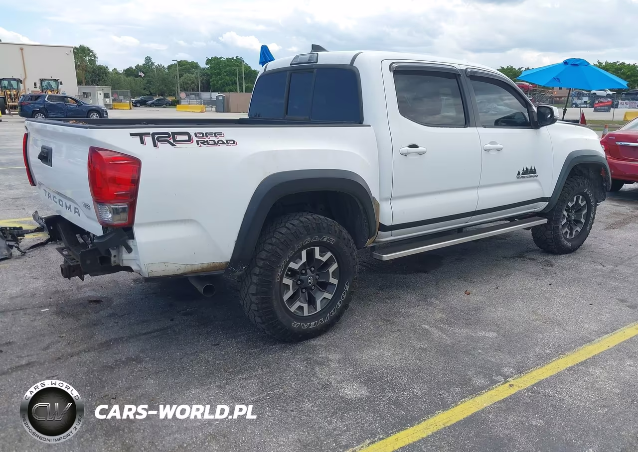 2016 Toyota Tacoma Double Cab VIN:3TMAZ5CN5GM016832 - 4
