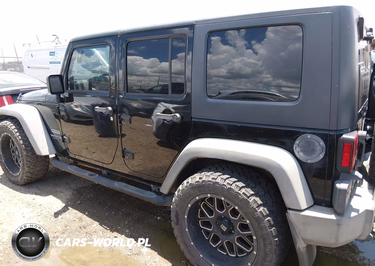 2010 Jeep Wrangler Unlimited Sport VIN:1J4BB3H14AL115549 - 14
