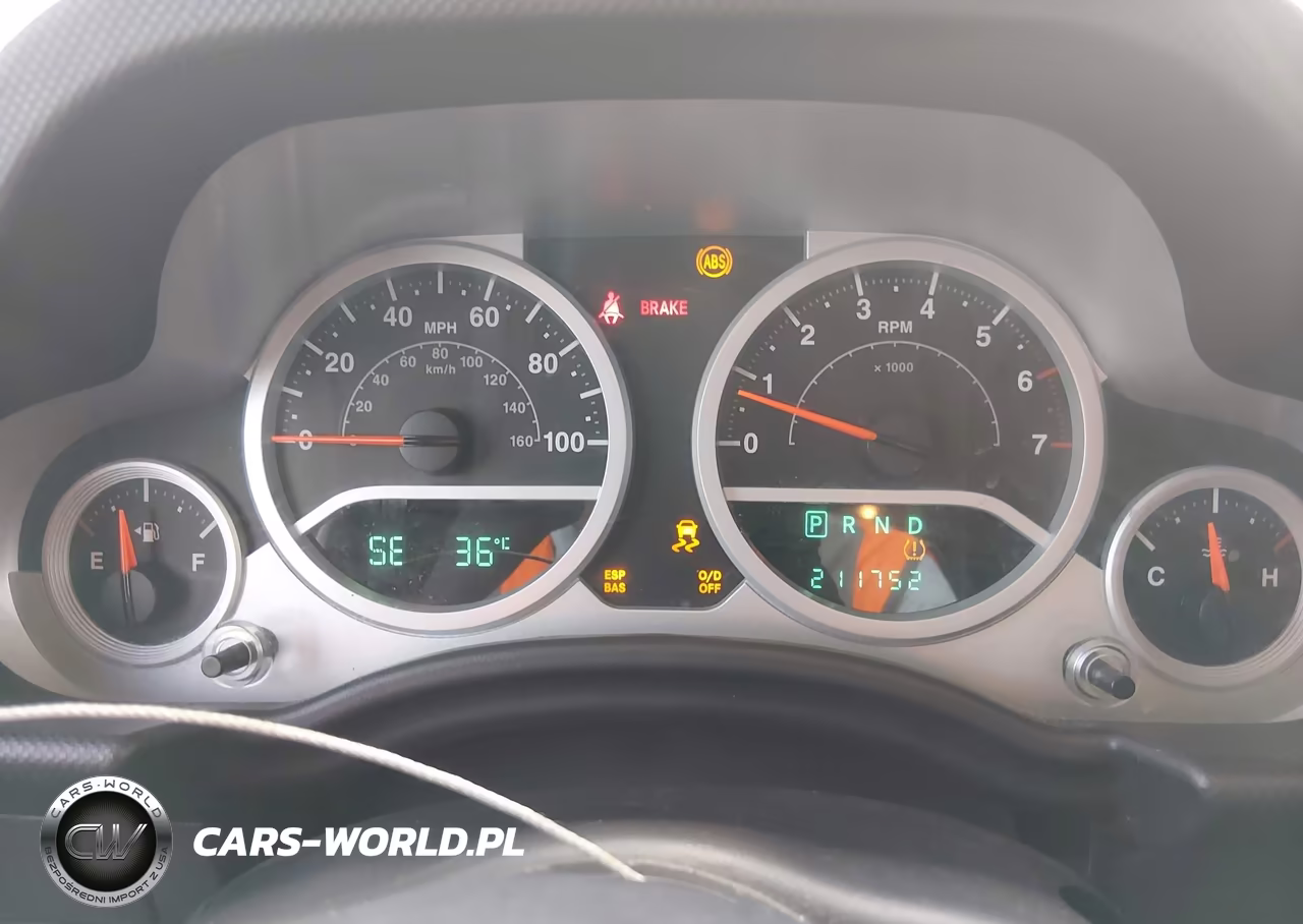 2010 Jeep Wrangler Unlimited Sport VIN:1J4BB3H14AL115549 - 7