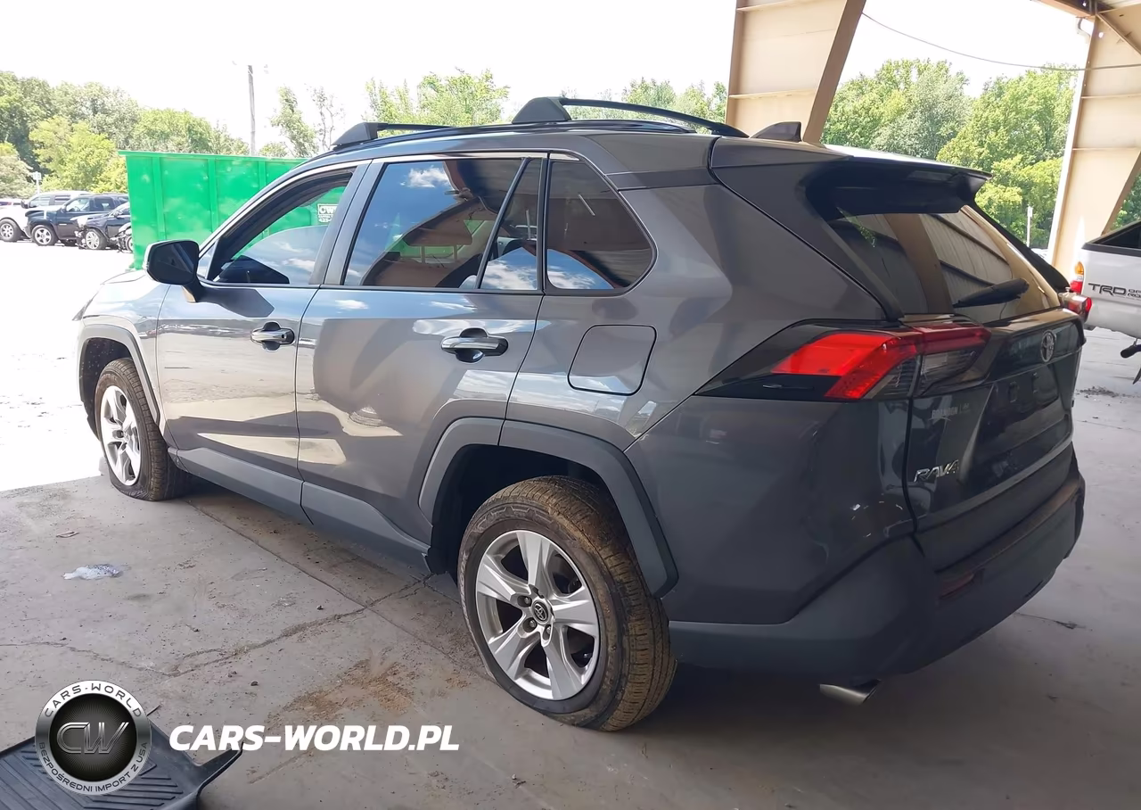 2021 Toyota Rav4 Xle VIN:2T3W1RFV2MC107522 - 3