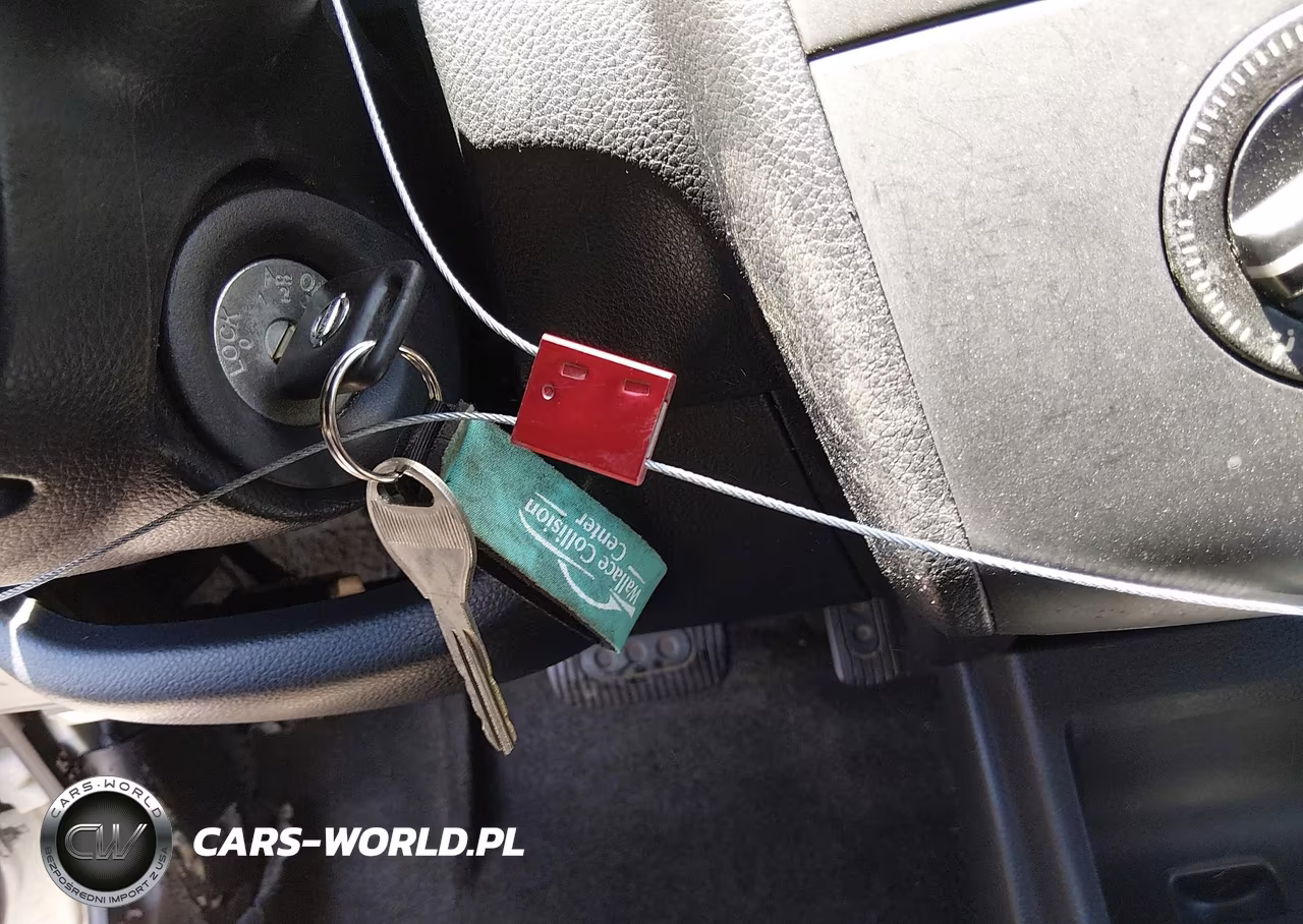2010 Nissan Versa 1.8S VIN:3N1BC1AP2AL394982 - 11