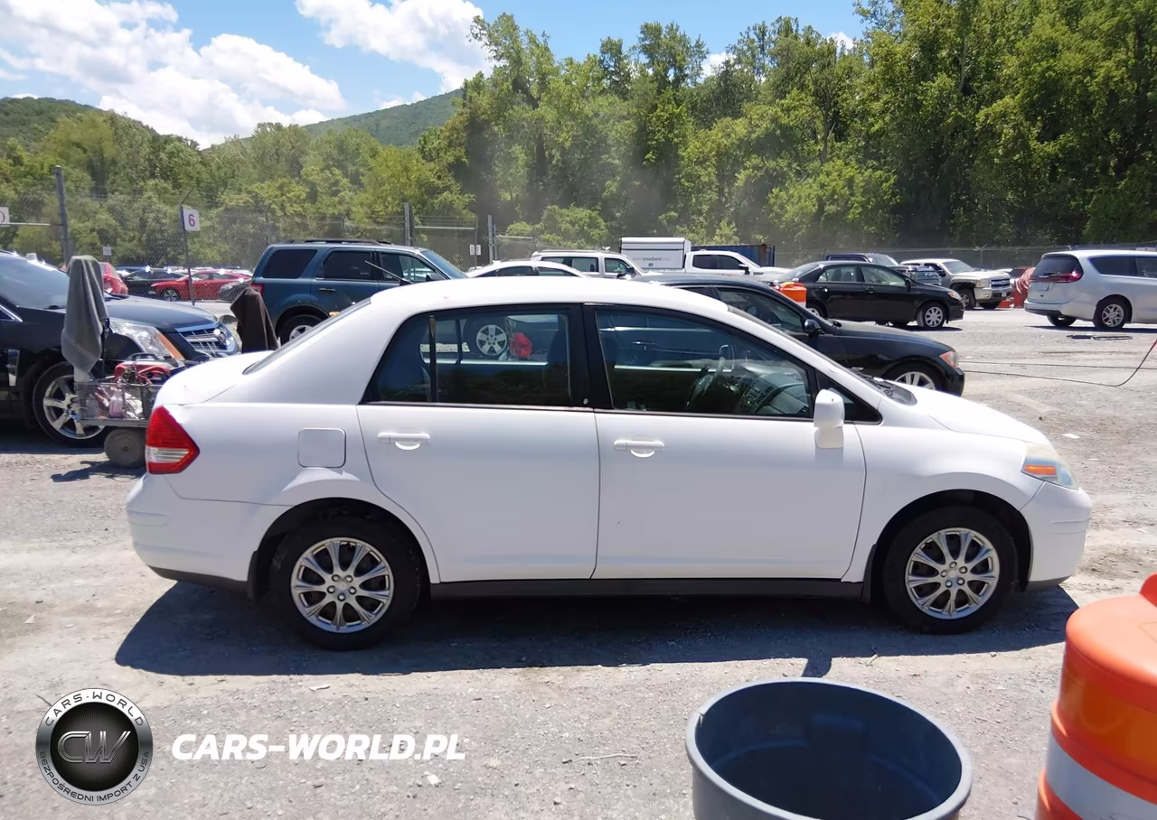 2010 Nissan Versa 1.8S VIN:3N1BC1AP2AL394982 - 13