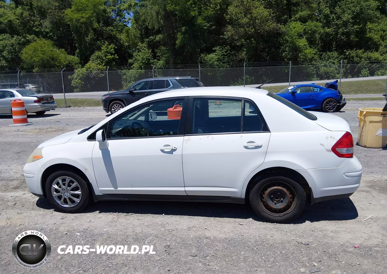 2010 Nissan Versa 1.8S VIN:3N1BC1AP2AL394982 - 14