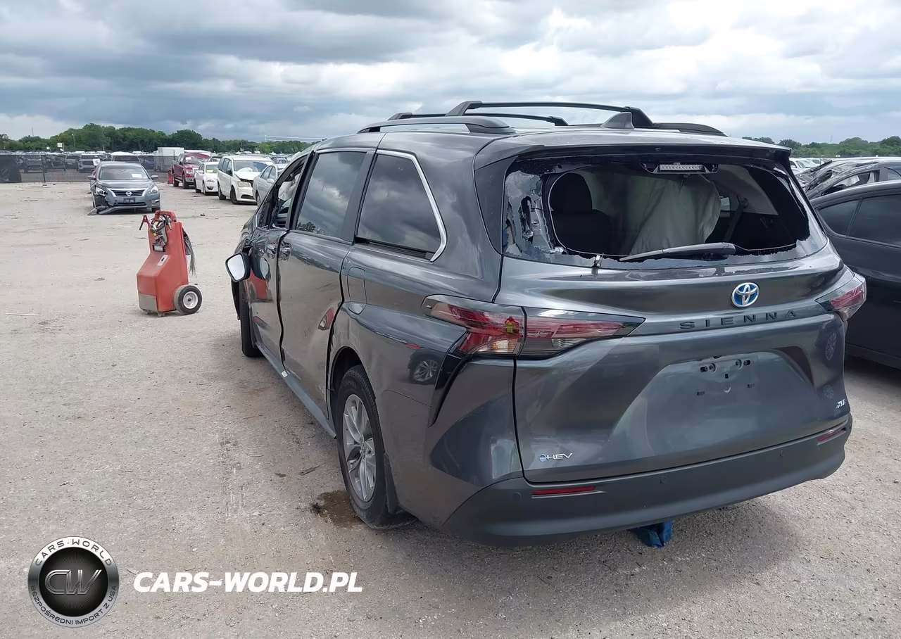 2025 Toyota Sienna Xle VIN:5TDYRKEC3SS250954 - 3