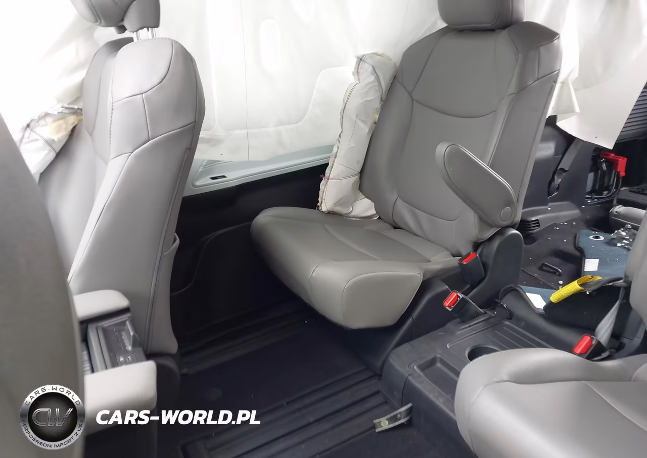 2025 Toyota Sienna Xle VIN:5TDYRKEC3SS250954 - 8