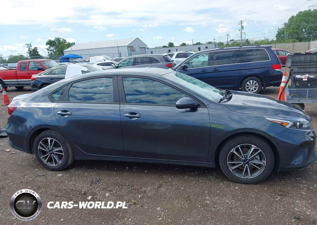 2023 Kia Forte Lxs VIN:3KPF24AD3PE643974 - 13