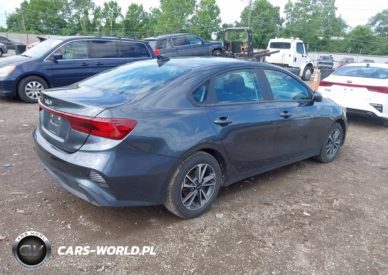 2023 Kia Forte Lxs VIN:3KPF24AD3PE643974 - 4