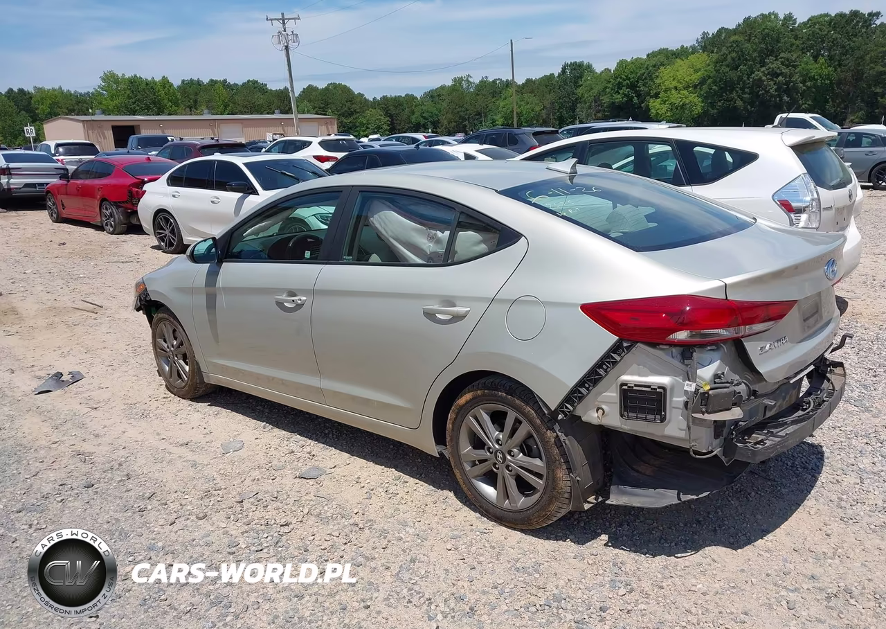 2018 Hyundai Elantra Value Edition VIN:5NPD84LF2JH272281 - 3