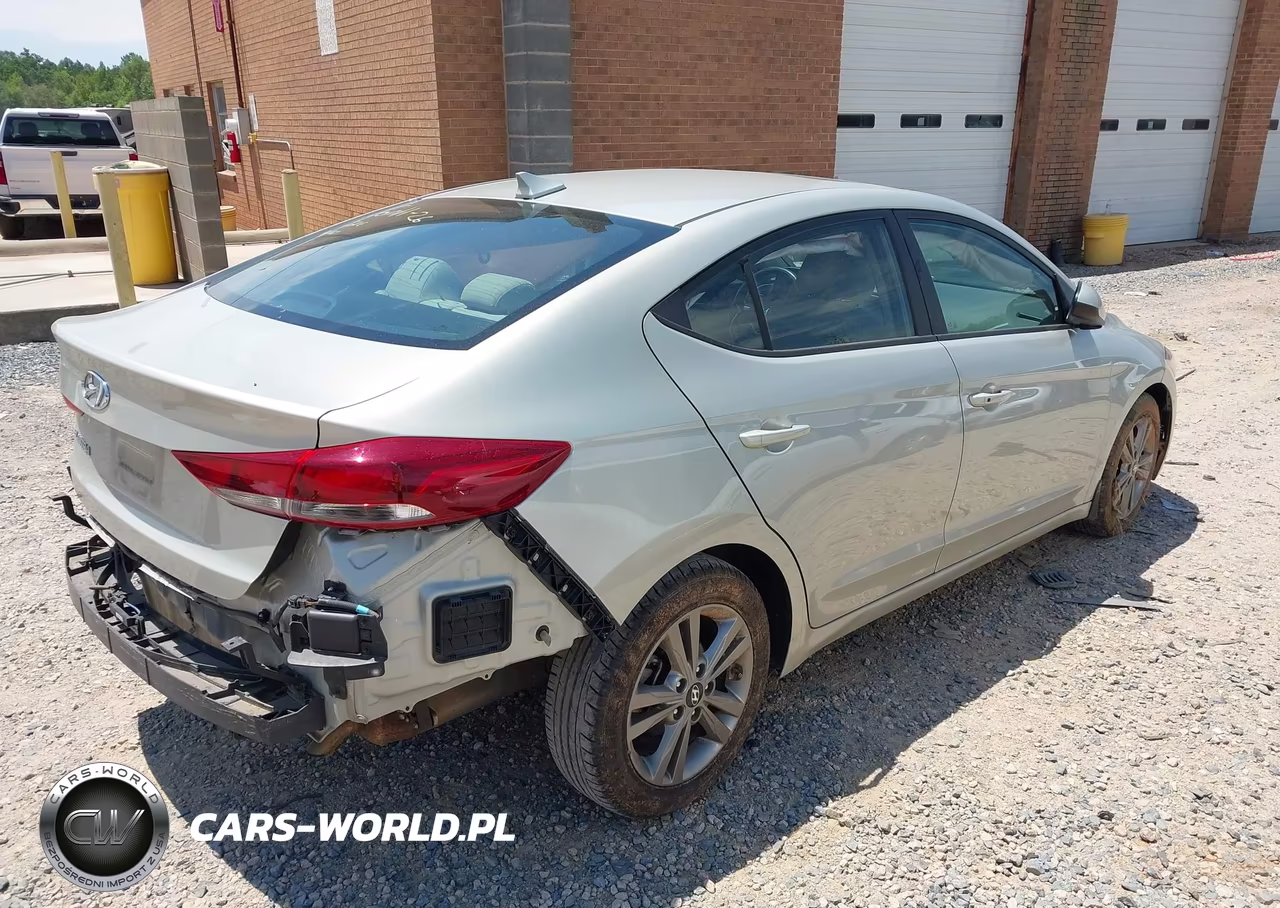 2018 Hyundai Elantra Value Edition VIN:5NPD84LF2JH272281 - 4