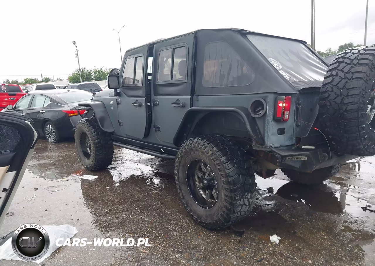 2016 Jeep Wrangler Unlimited Sport VIN:1C4BJWDGXGL270636 - 3