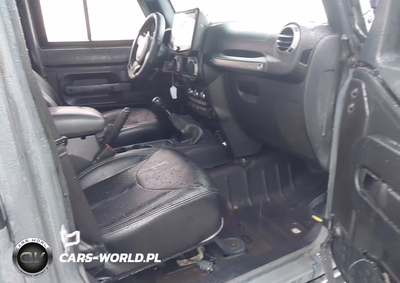2016 Jeep Wrangler Unlimited Sport VIN:1C4BJWDGXGL270636 - 5