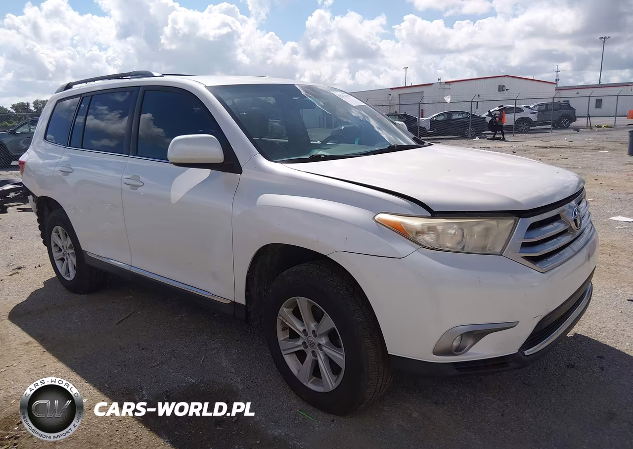 2013 Toyota Highlander Base Plus V6 – zdjęcie 1 z 17