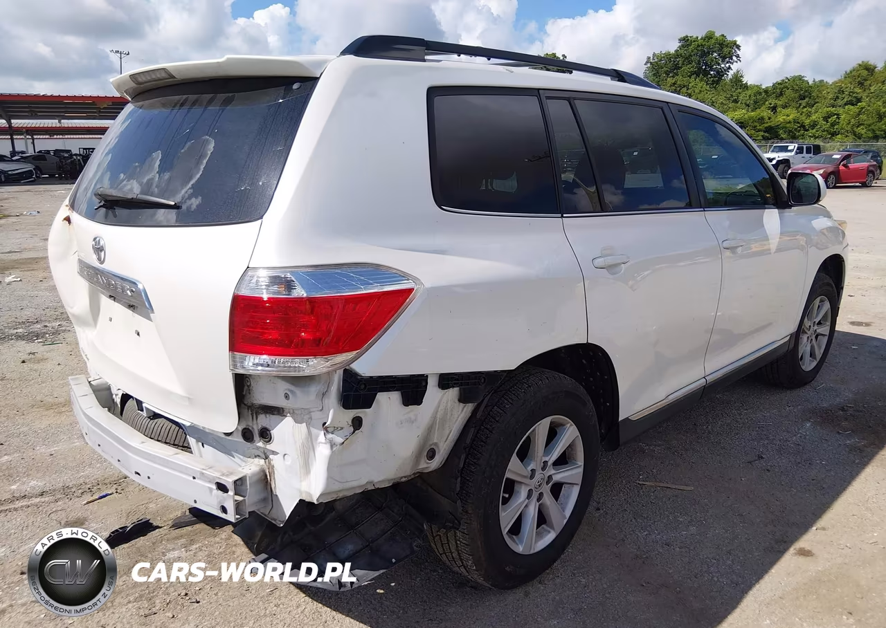 2013 Toyota Highlander Base Plus V6 VIN:5TDZK3EH9DS138575 - 4