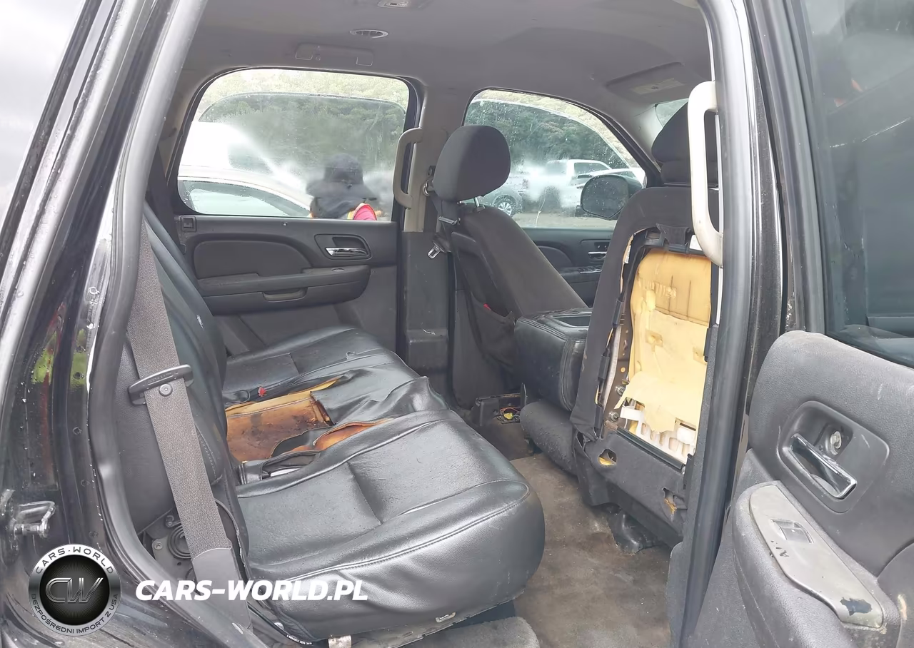2010 Chevrolet Tahoe Ls VIN:1GNMCAE04AR151726 - 8