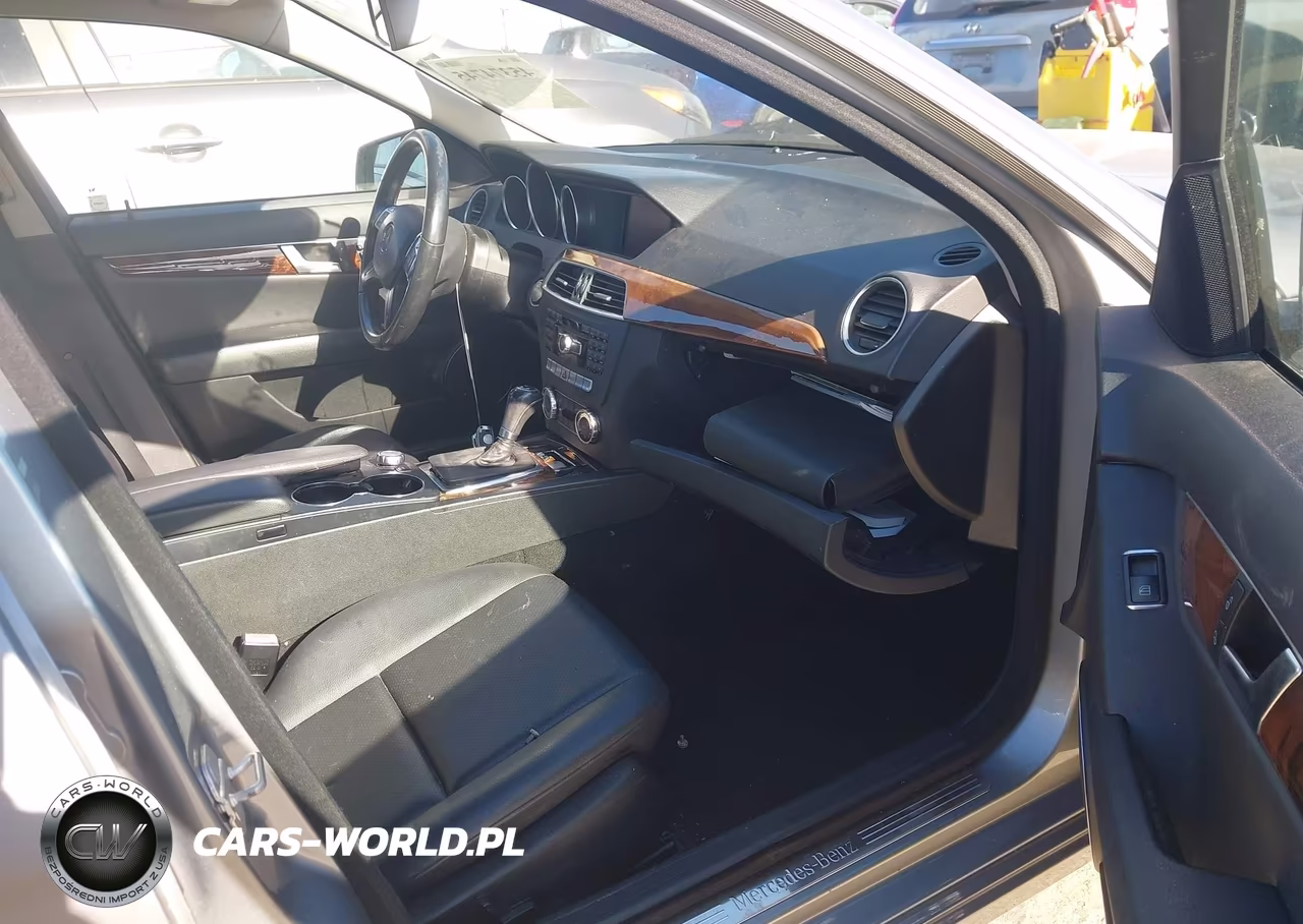 2012 Mercedes-Benz C 250 Luxury-Sport VIN:WDDGF4HB5CR225174 - 5