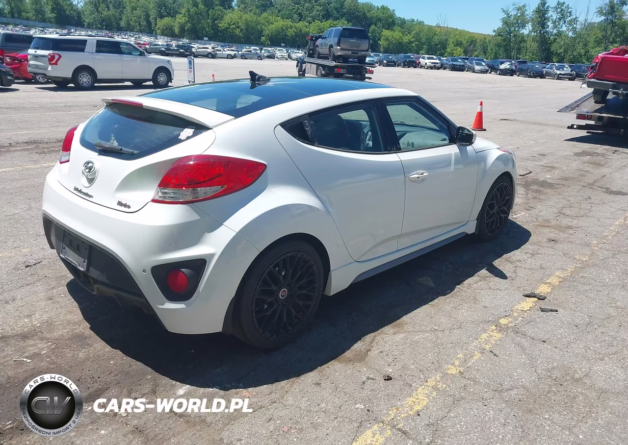 2016 Hyundai Veloster Turbo VIN:KMHTC6AE9GU286737 - 4