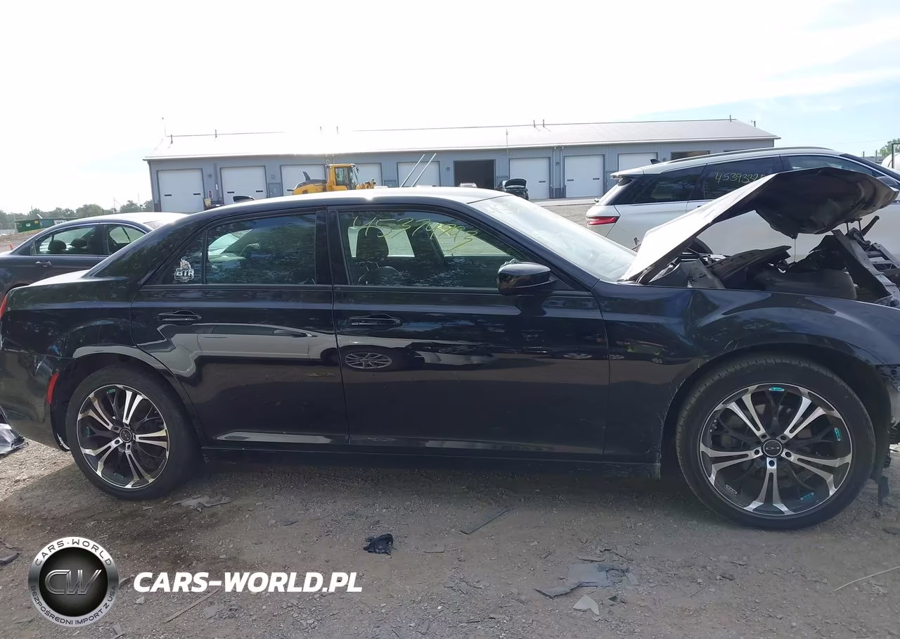 2022 Chrysler 300 Touring VIN:2C3CCAAG6NH241395 - 13