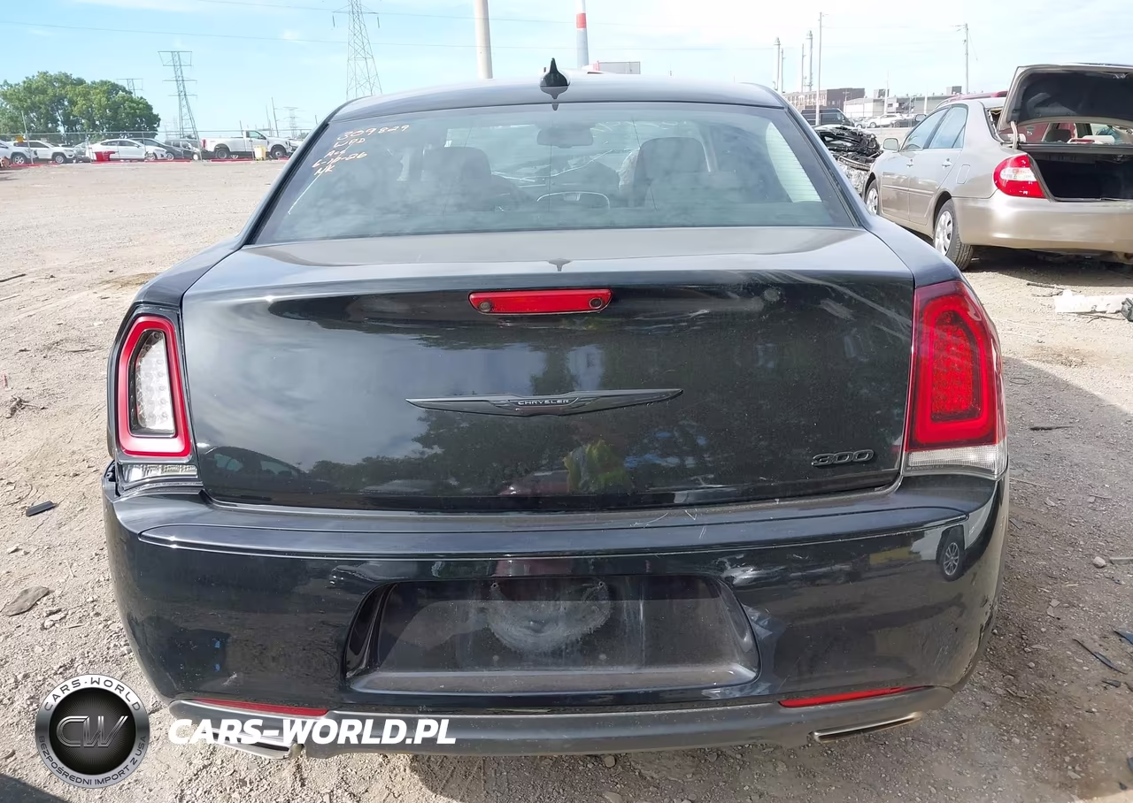 2022 Chrysler 300 Touring VIN:2C3CCAAG6NH241395 - 16