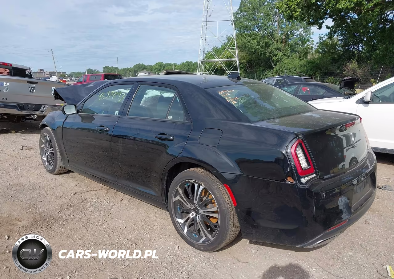 2022 Chrysler 300 Touring VIN:2C3CCAAG6NH241395 - 3
