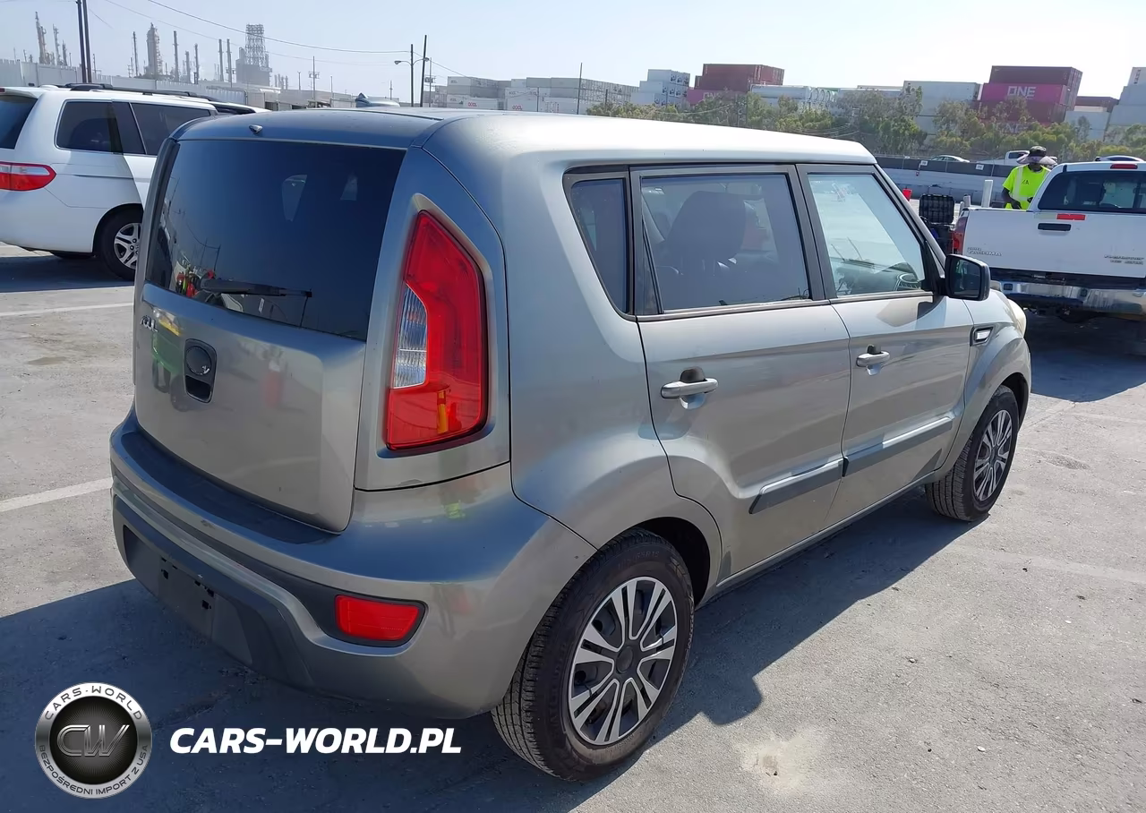 2013 Kia Soul VIN:KNDJT2A56D7622634 - 4