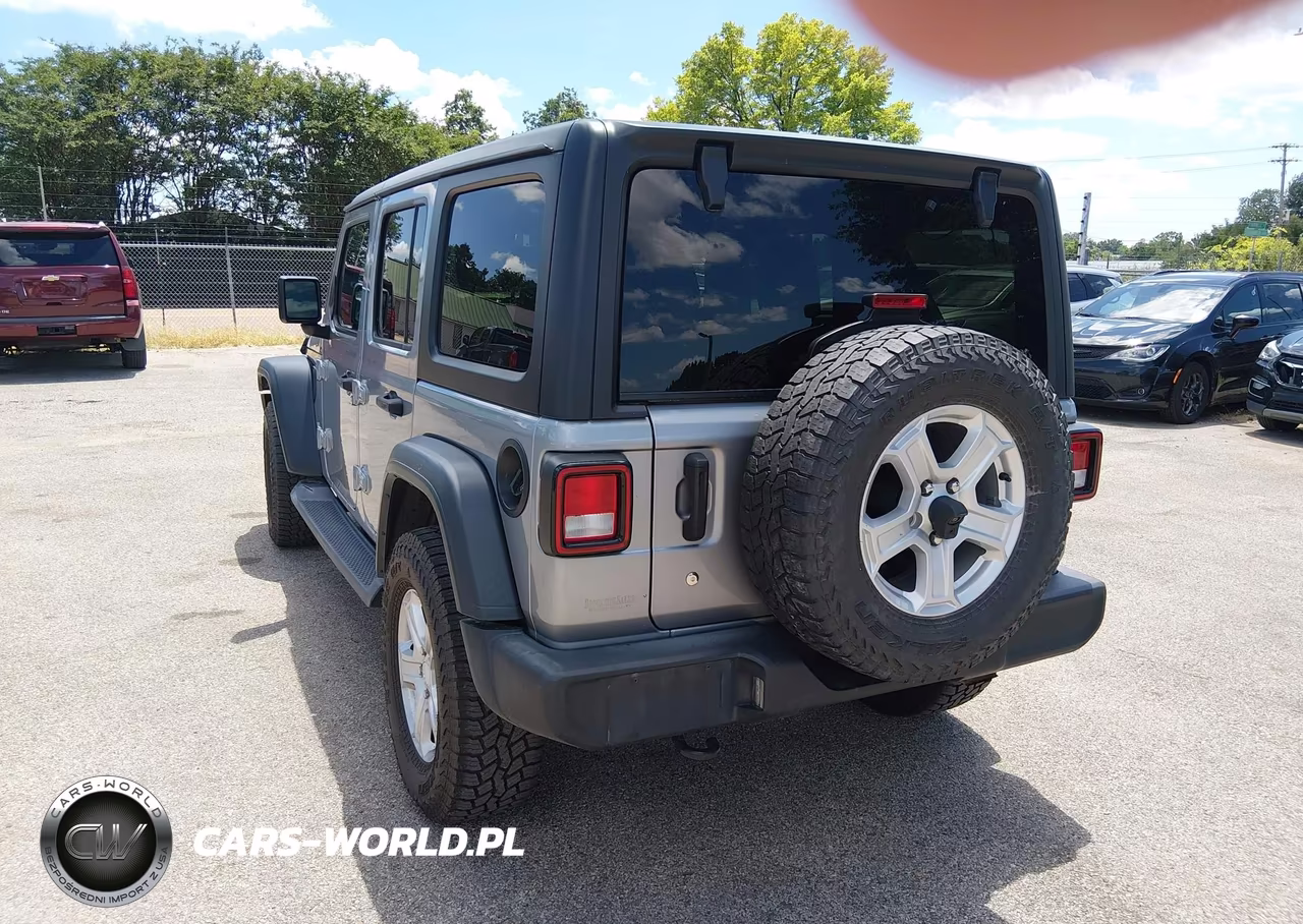 2020 Jeep Wrangler Unlimited Sport S 4X4 VIN:1C4HJXDN5LW198896 - 3