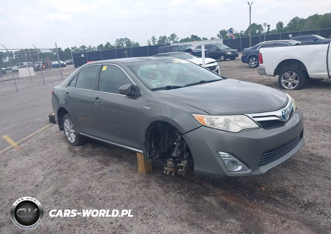 2013 Toyota Camry Hybrid Xle – zdjęcie 1 z 17