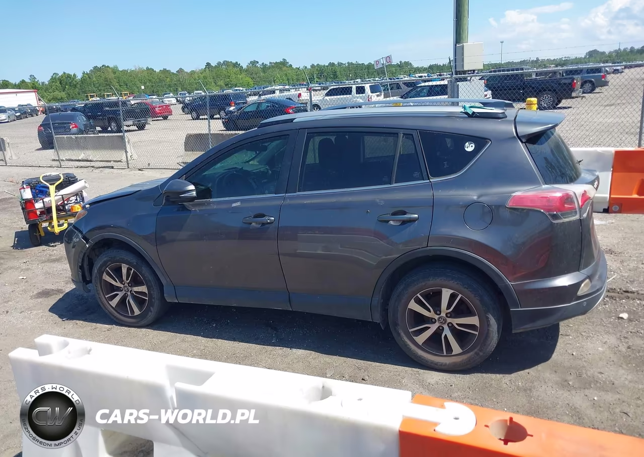 2018 Toyota Rav4 Xle VIN:JTMWFREV8JJ184360 - 14