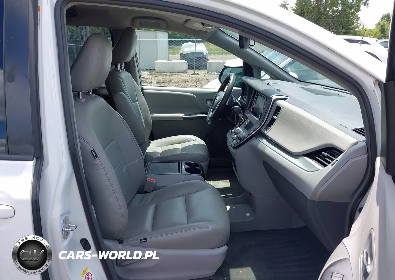 2018 Toyota Sienna Le 8 Passenger VIN:5TDKZ3DC8JS946401 - 5