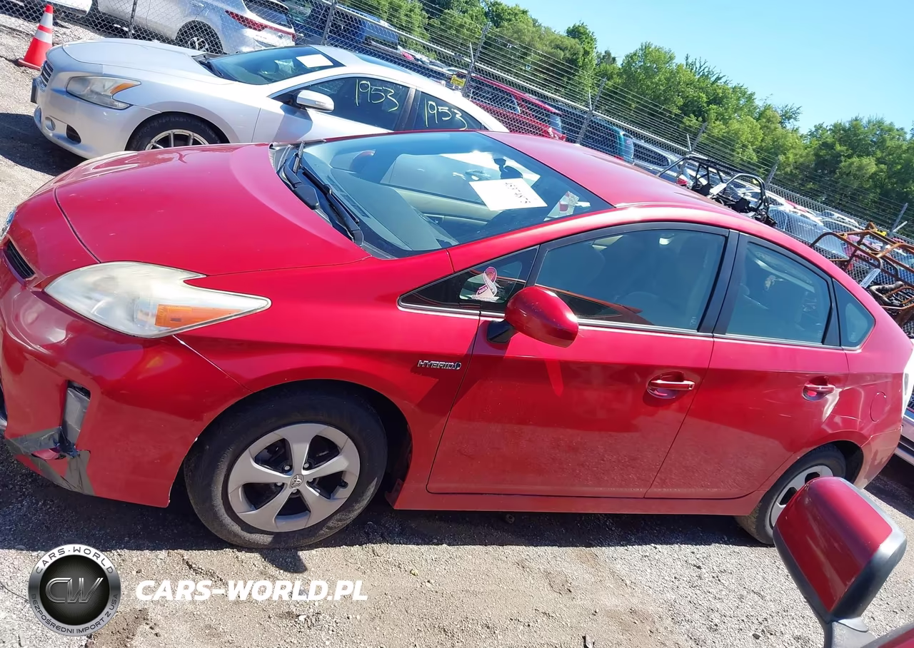 2013 Toyota Prius Two VIN:JTDKN3DU3D1636744 - 15