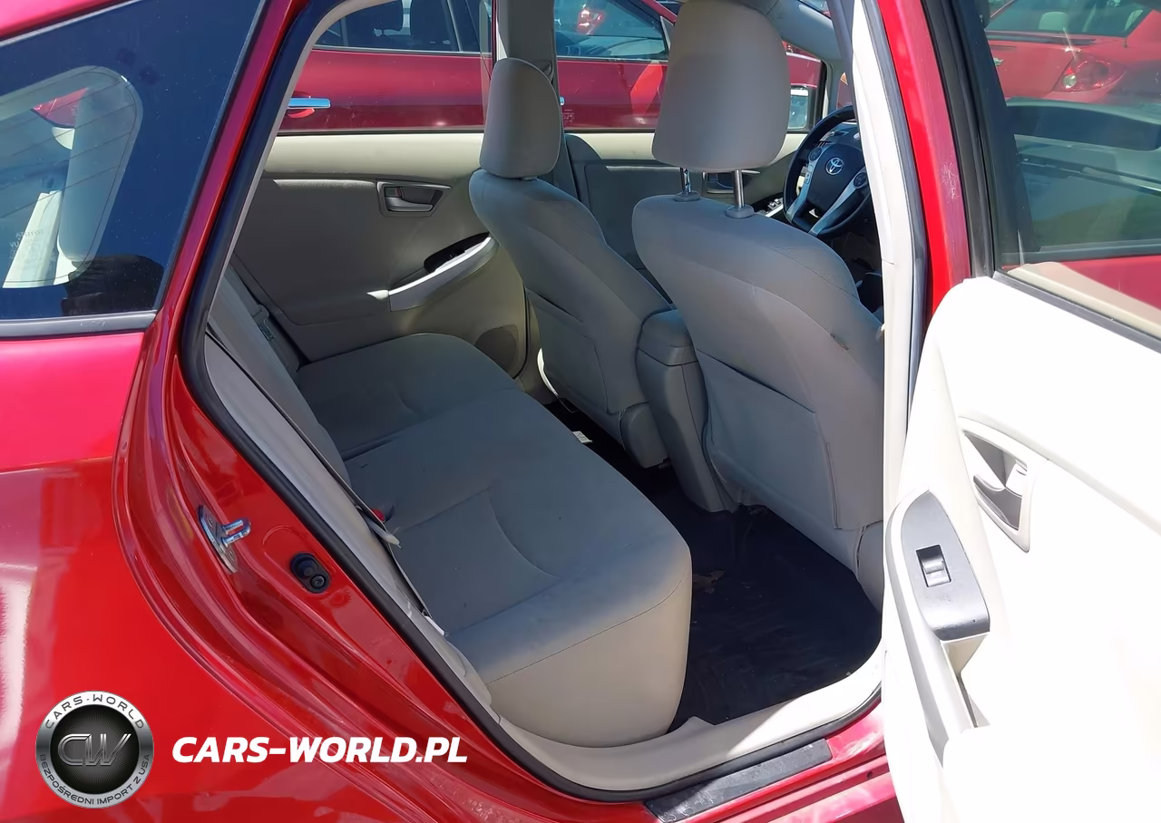 2013 Toyota Prius Two VIN:JTDKN3DU3D1636744 - 8