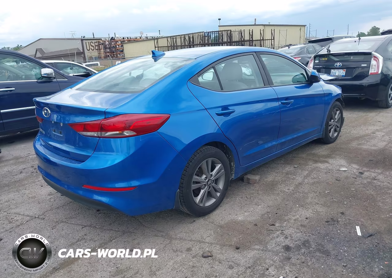 2018 Hyundai Elantra Value Edition VIN:5NPD84LF6JH272719 - 4