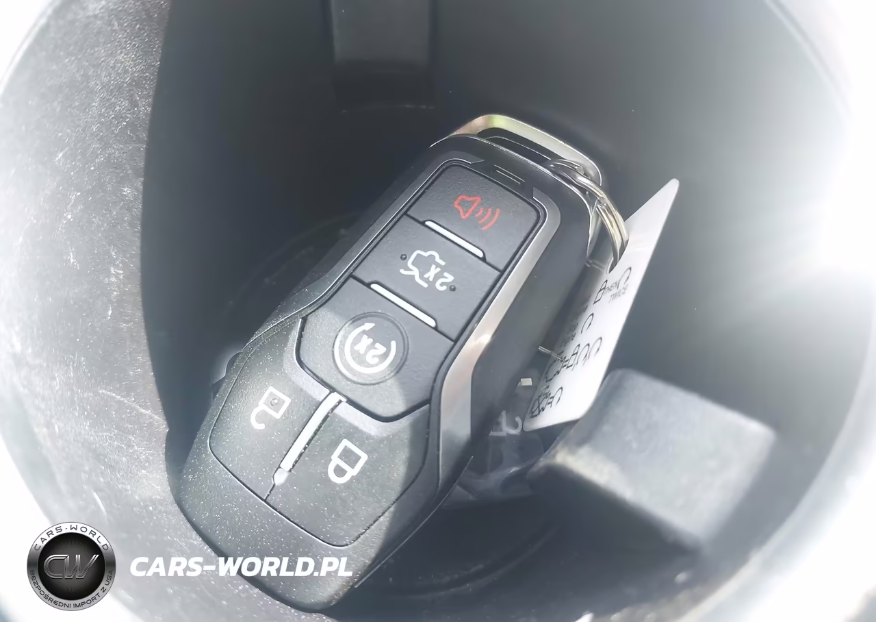 2014 Ford Fusion Energi Titanium VIN:3FA6P0SU9ER102898 - 11