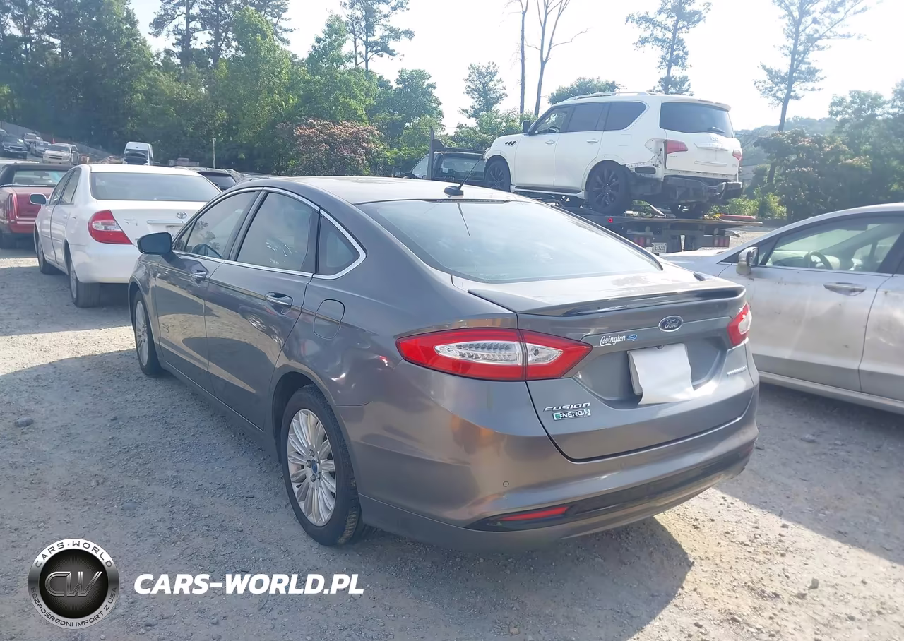2014 Ford Fusion Energi Titanium VIN:3FA6P0SU9ER102898 - 3