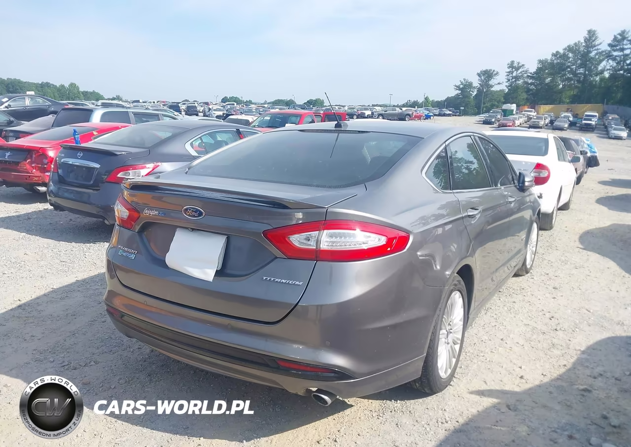 2014 Ford Fusion Energi Titanium VIN:3FA6P0SU9ER102898 - 4