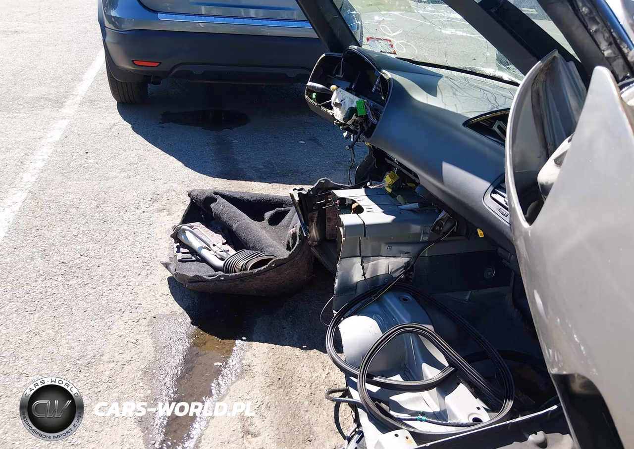 2005 Honda S2000 VIN:JHMAP21405S000748 - 5