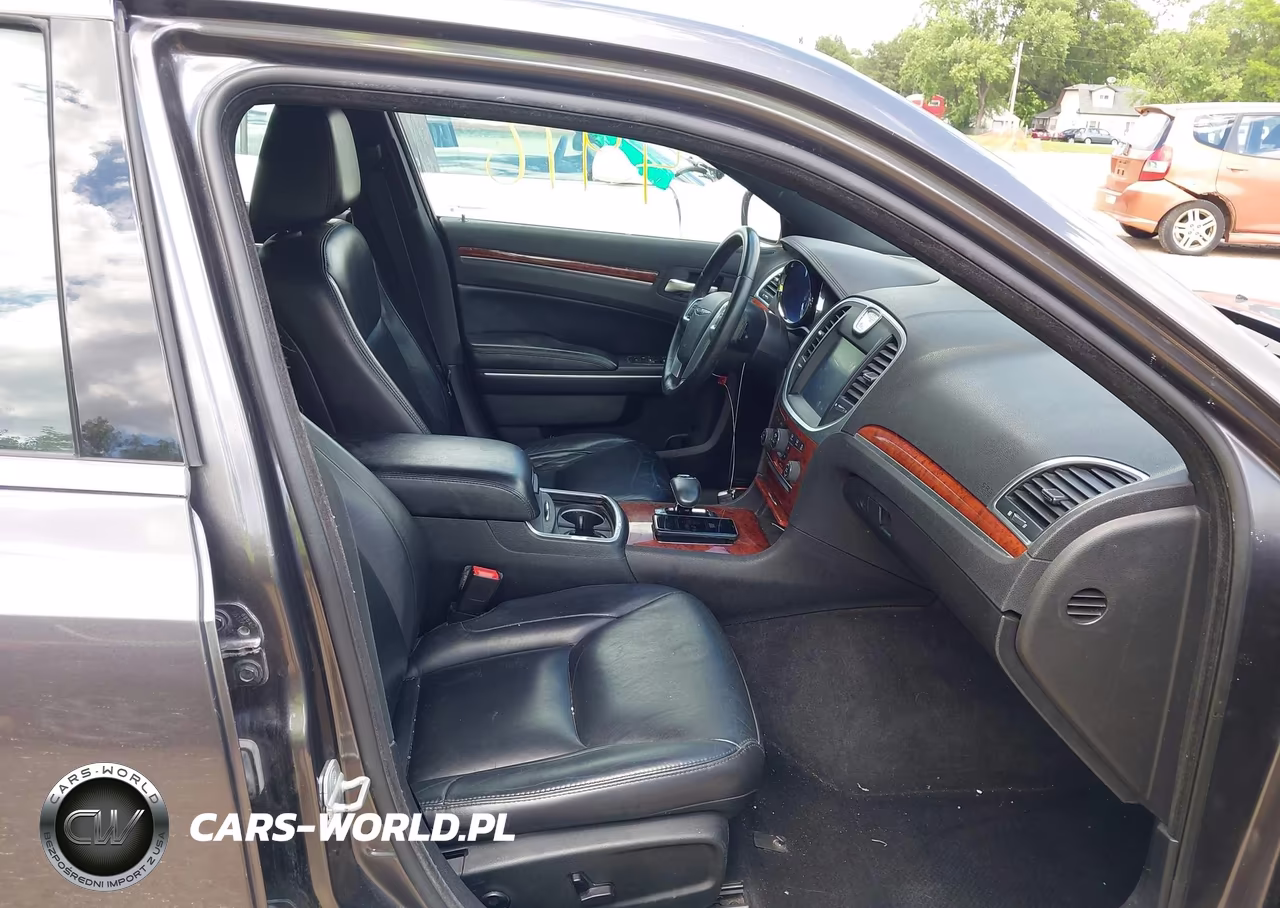 2013 Chrysler 300 Motown VIN:2C3CCARGXDH558132 - 5