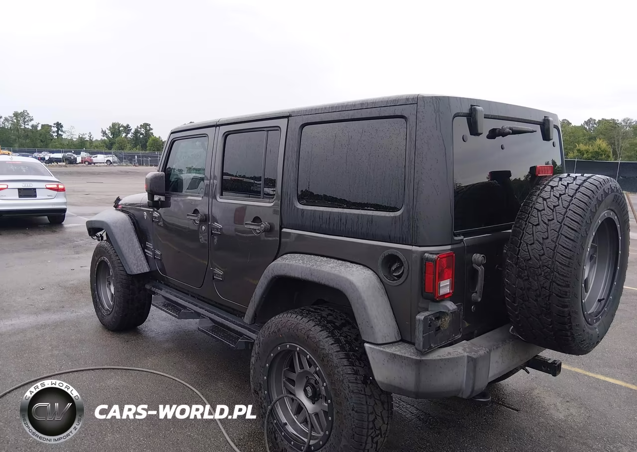 2017 Jeep Wrangler Unlimited Sport 4X4 VIN:1C4HJWDG3HL710479 - 3